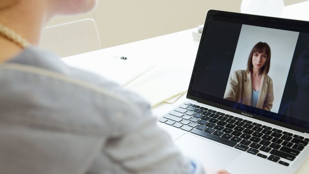 How online chat platforms changed the way people meet and interact
